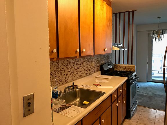 4th image of 2944 W 5th St #9