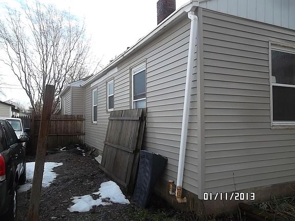 3rd image of 1751 N Whittier Pl
