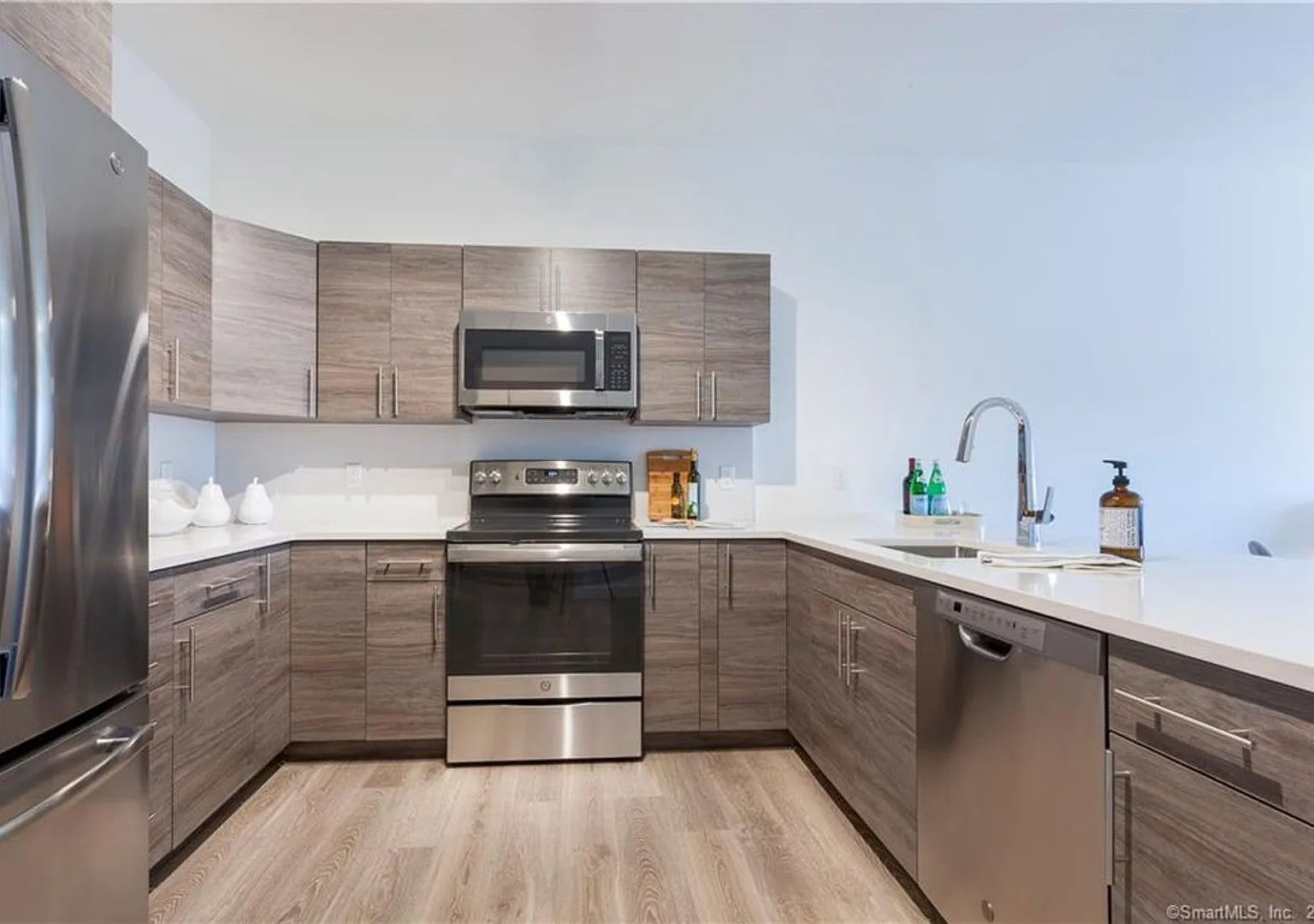 Post Road Lofts — Photo 4
