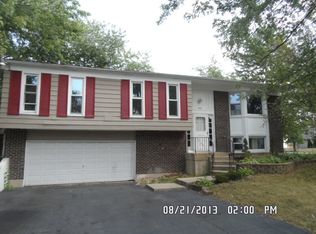 300 Lancelot Way, Bolingbrook, IL 60440