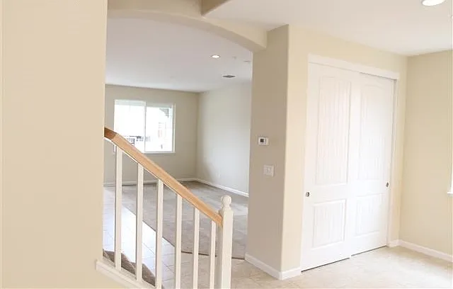 254 Altadena Cir — Photo 17