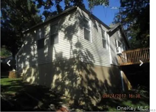 37 Roosevelt St Photo 1