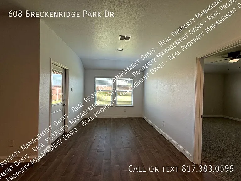 608 Breckenridge Park Dr — Photo 10