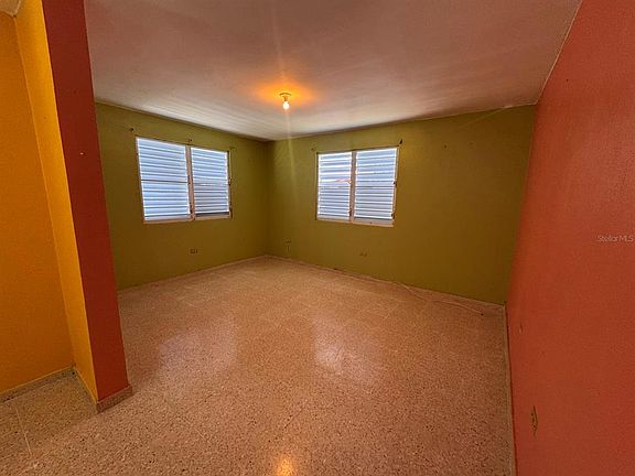 3rd image of E Twelve Urb Colinas De Villa Rosa
