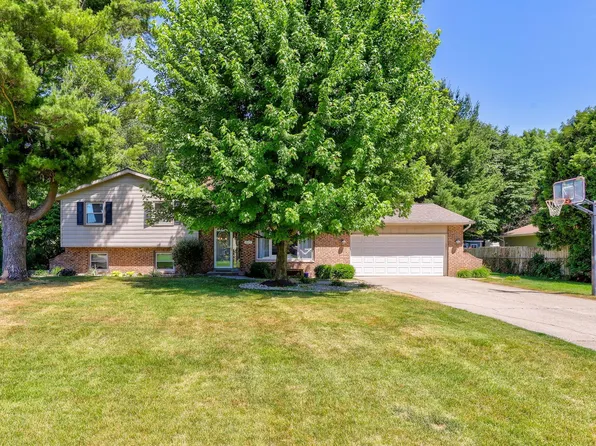 115 Iroquois Ave, Holland, MI 49424