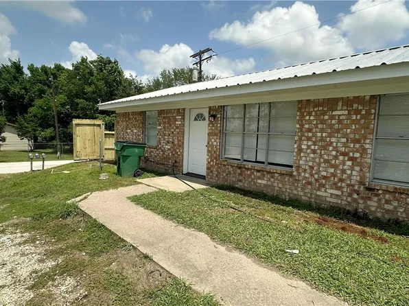 402 Bacon St #1, Madisonville, TX 77864