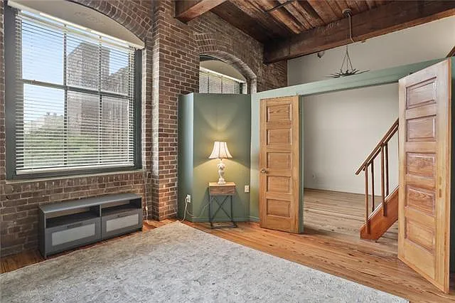1107 S Peters St #325 — Photo 8