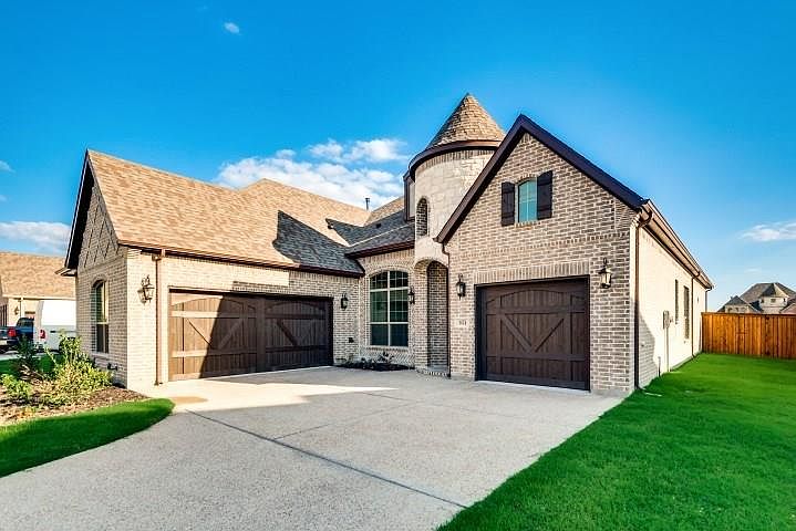 1st image of 104 Thoroughbred Dr