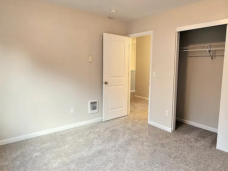 7005 NE 61st St — Photo 13