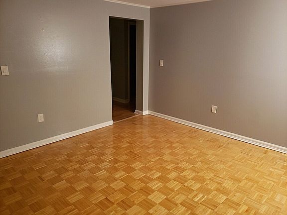 5th image of 144-146 Littleton Ave Unit 2D