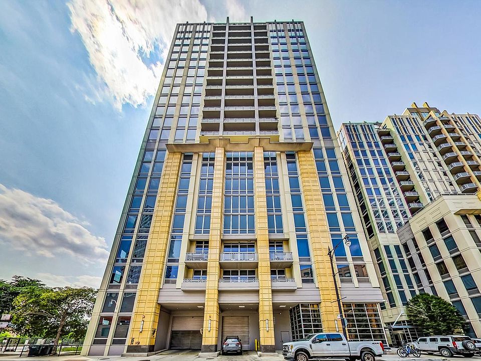 1st image of 700 N Larrabee St APT 1302