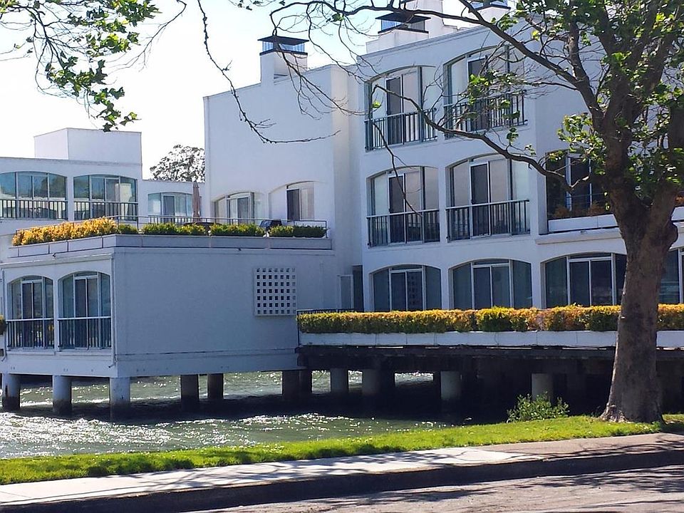 2nd image of 1223 Shelter Bay Ave