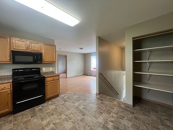4th image of 210 James Ave #3-2