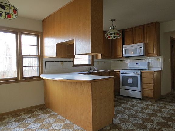 4th image of 1639 N 75th Ave