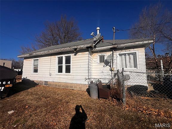 2nd image of 1001 N Poplar St