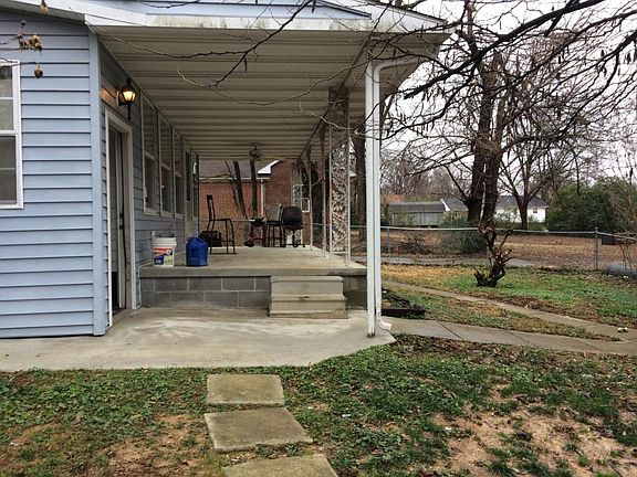 3rd image of 534 Maxwell St