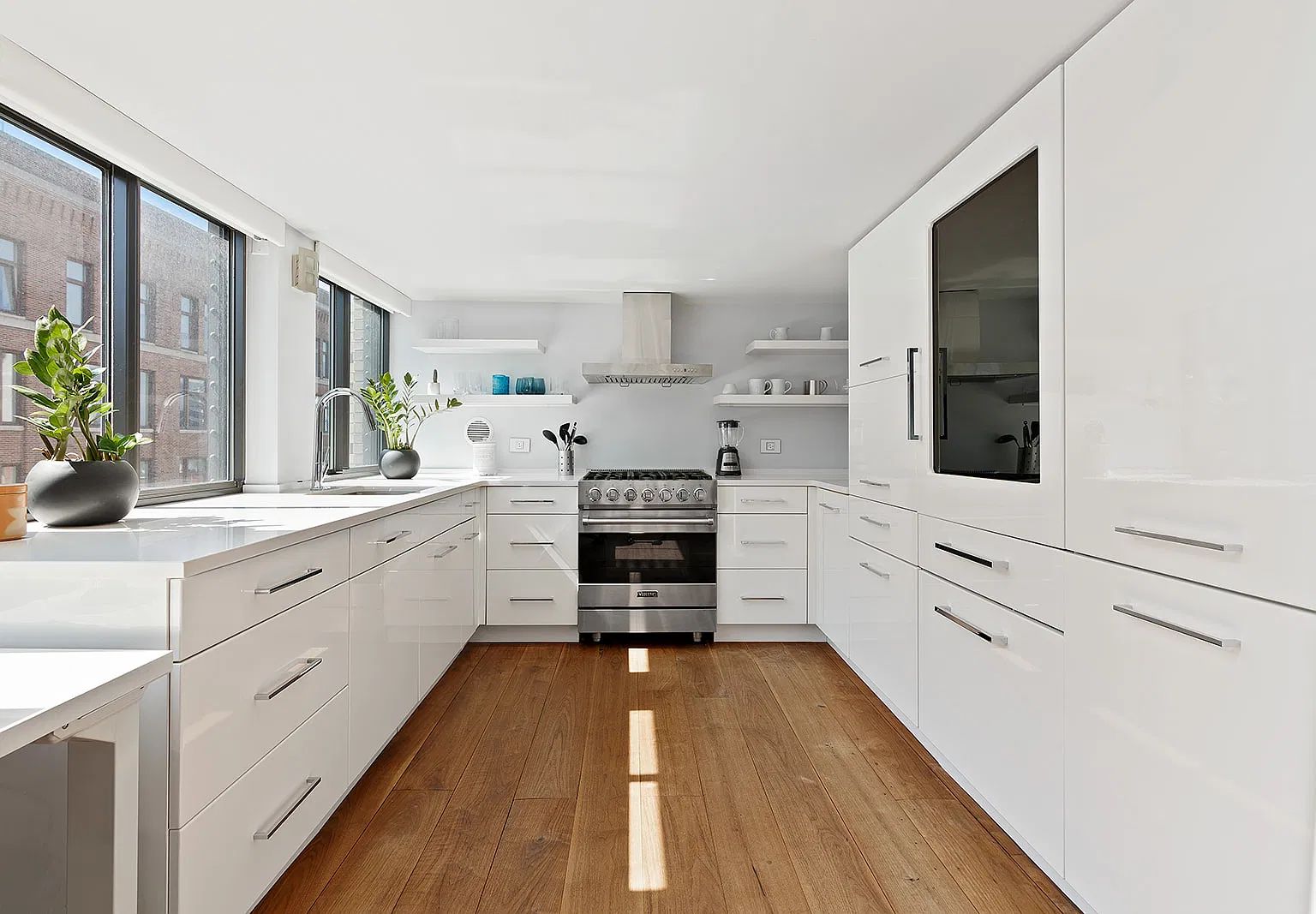 421 Hudson Street — Photo 2