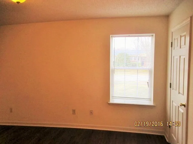 6418 Venango Dr — Photo 12