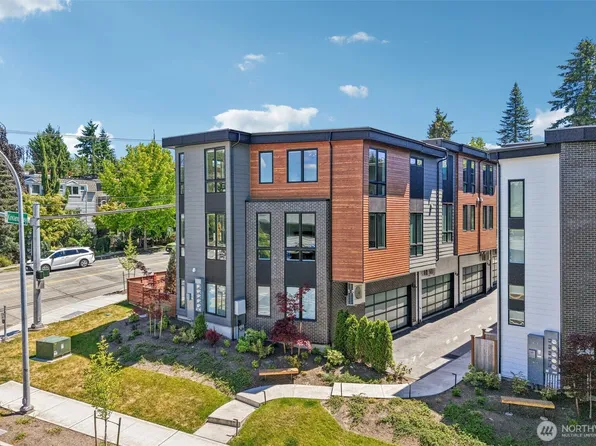 117 6th Street #E, Kirkland, WA 98033
