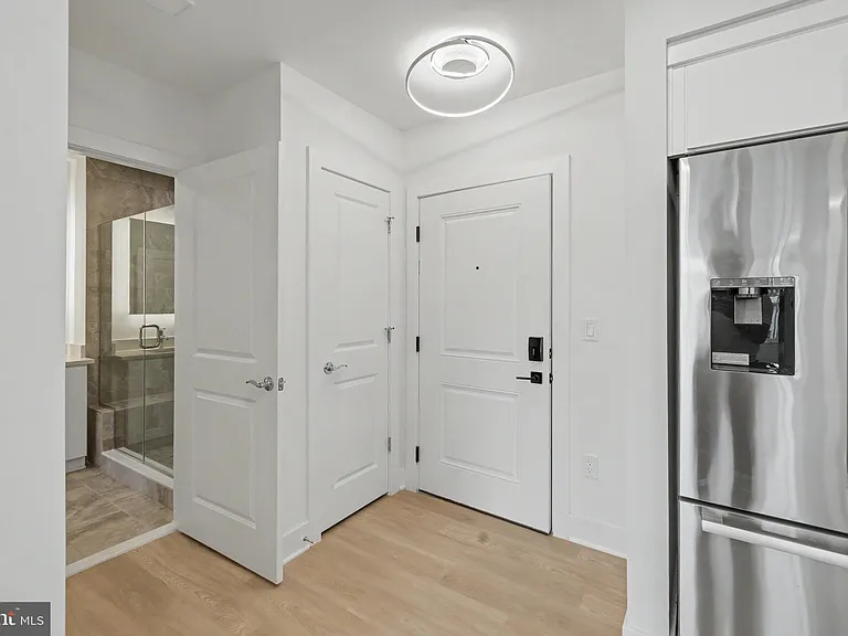 701 N Henry St #213 — Photo 22