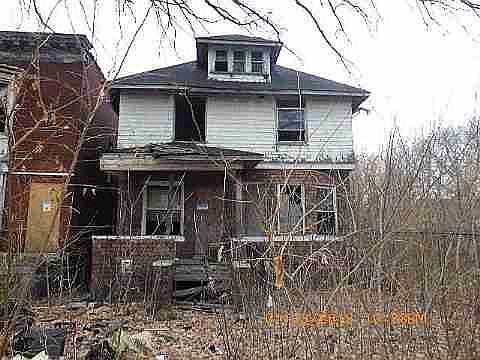 1261 E Grand Blvd