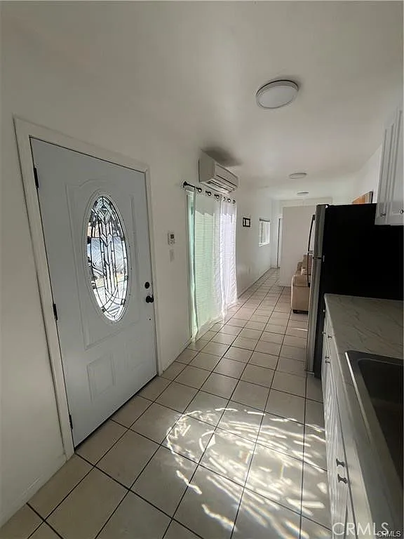 Studio, 400 sqft, $1,600 — Photo 2