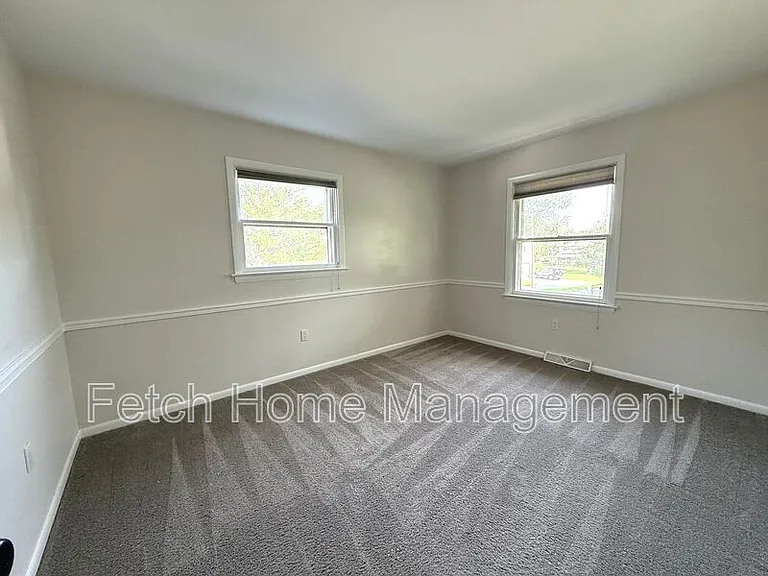 417 Surrey Dr — Photo 27