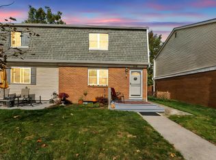 586 Willis Ln, Delaware, OH 43015