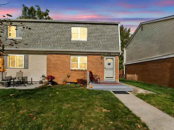 586 Willis Ln, Delaware, OH 43015