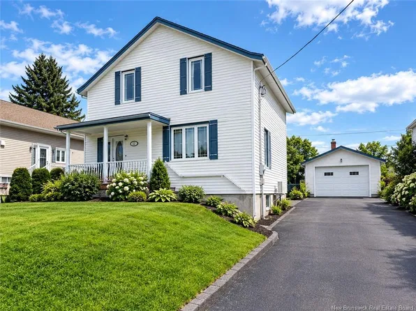 115 46th Ave, Edmundston, NB E3V 3B7