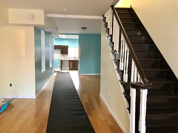 3rd image of 2064 E Auburn St #1