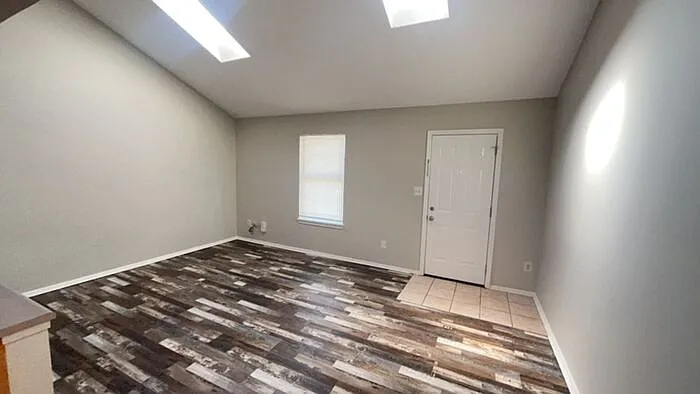5126 Cynthia Dr — Photo 3