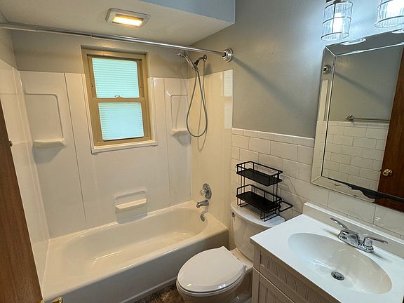 5th image of 813 Hollywood Cir