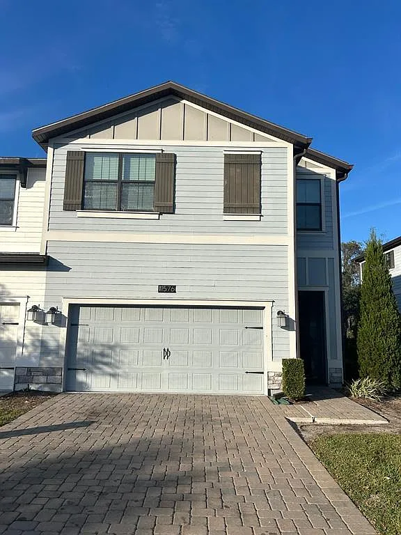 4 bed, 3.5 bath, 1861 sqft, $2,600 — Photo 2