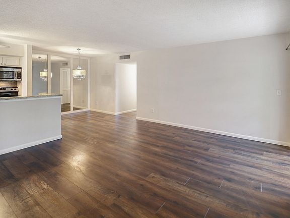 4th image of 7801 Ashmont Circle #104