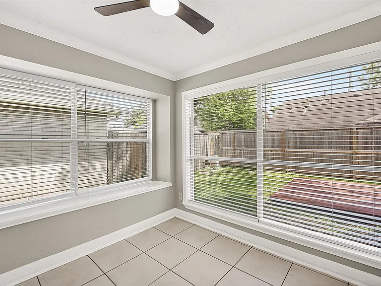 12403 Meadow Ridge Dr — Photo 20