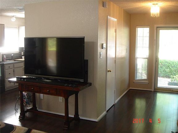 2nd image of 1217 Glen Creek Dr