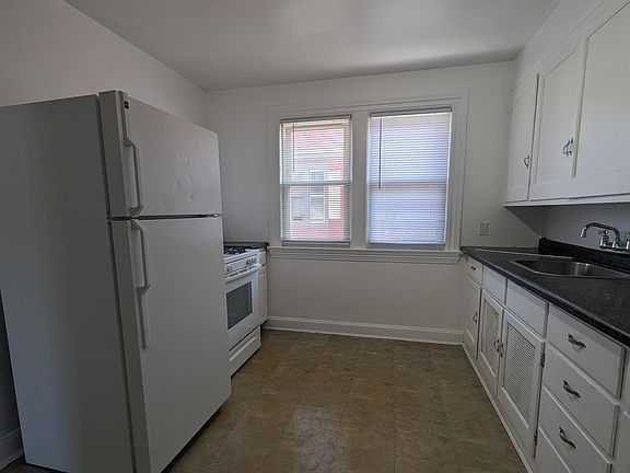 4th image of 1213 Revell Ave #2