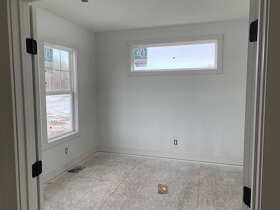 4th image of 7876 Woodhurst Dr NE