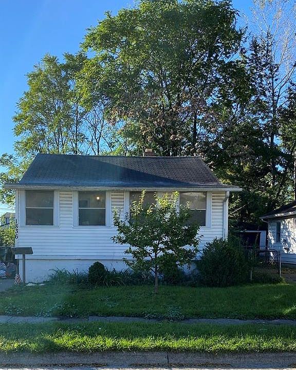 1st image of 1836 E Jarvis Ave