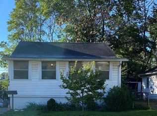 1836 E Jarvis Ave, Hazel Park, MI 48030