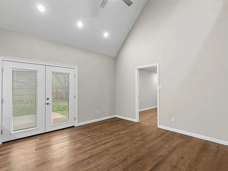 5235 Catskills Dr — Photo 2