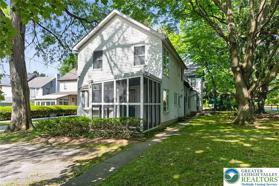 3 bed, 2.0 bath, 1140 sqft, $2,750 — Photo 3