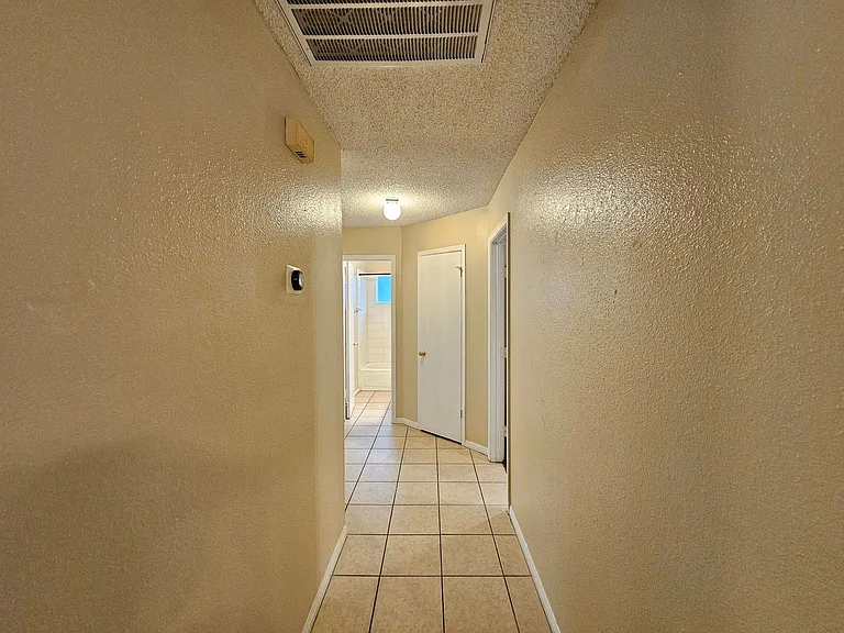 2606 Remington Dr — Photo 13
