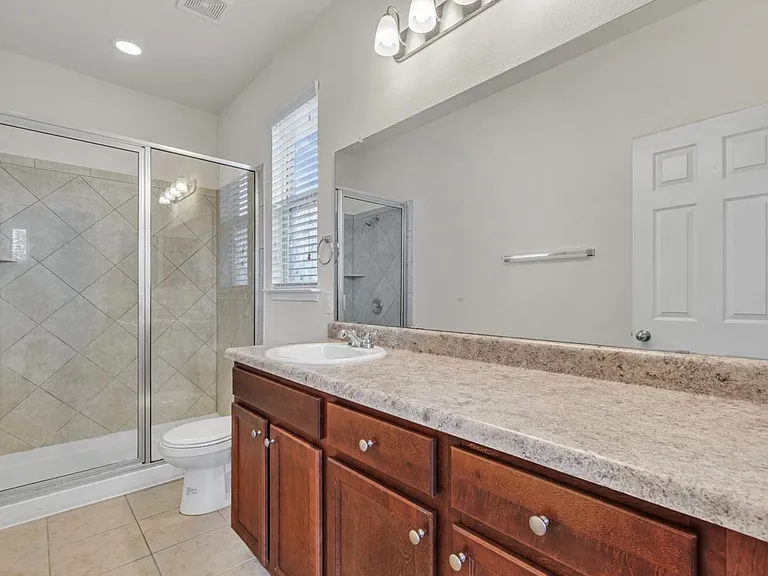 535 Twisted Oaks Ln — Photo 10