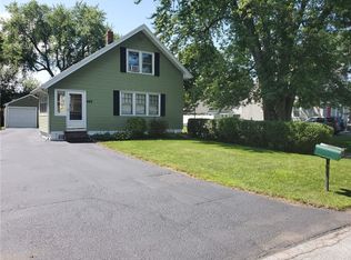 443 Crossfield Rd, Rochester, NY 14609