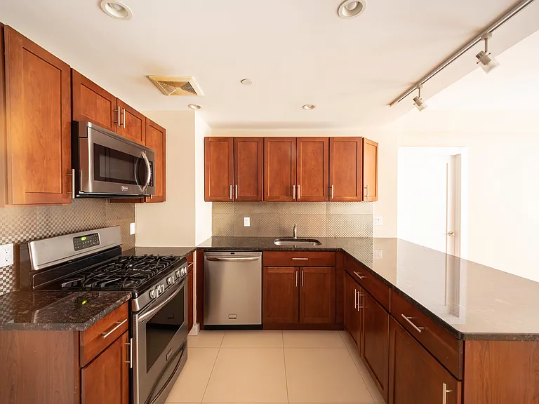 525 W 133rd St #5B — Photo 7
