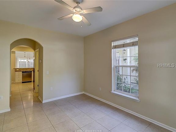 5th image of 14 Gold Oak Dr