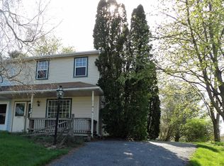 735 Daniel Cir, Mount Joy, PA 17552