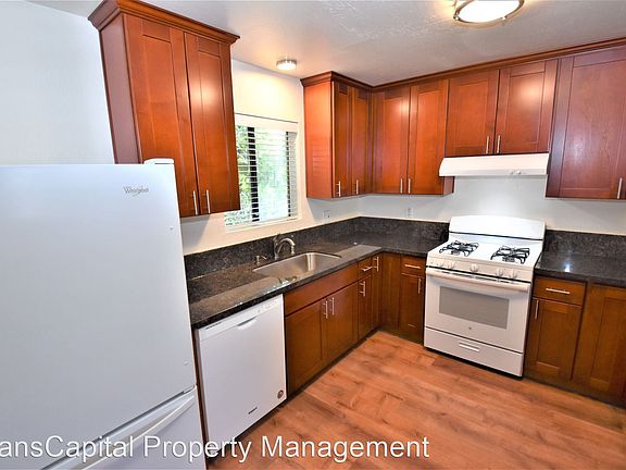 3rd image of 640 Cummins Way APT A